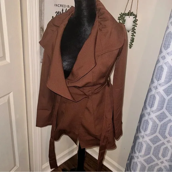 Belted brown wrap coat - Picture 8 of 11